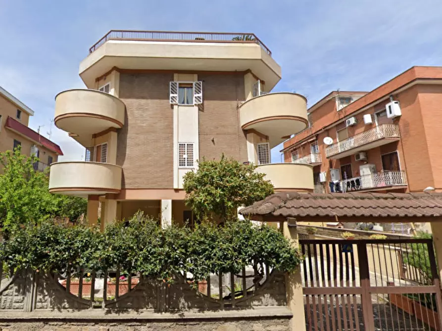 Immagine 1 di Appartamento in vendita  in VIA STEROPE a Roma