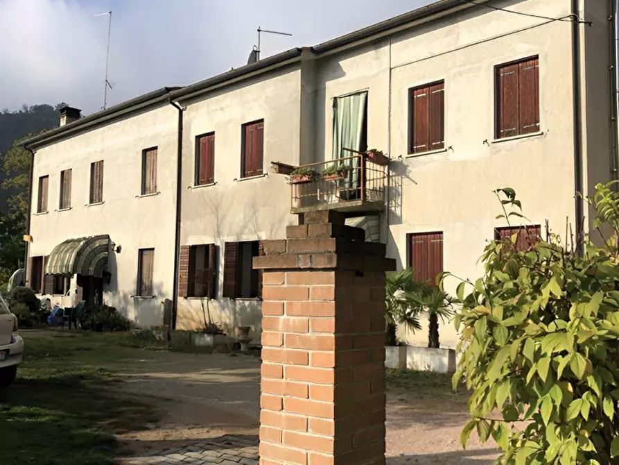 Immagine 1 di Appartamento in vendita  in Via A. Saggini n. 5 a Galzignano Terme