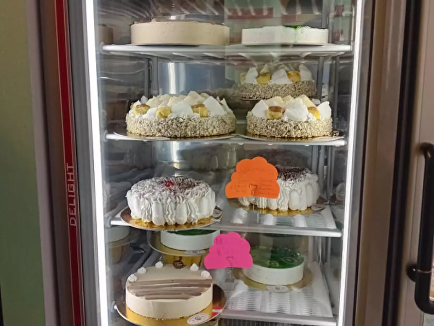 Immagine 12 di Attività commerciale in vendita  in via A. gramsci a Desenzano Del Garda