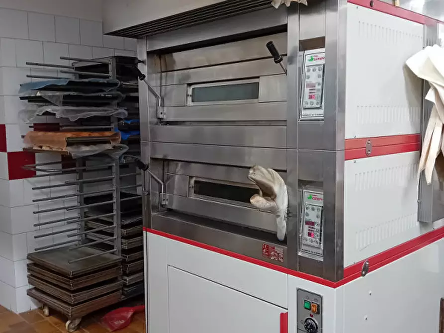 Immagine 23 di Attività commerciale in vendita  in via A. gramsci a Desenzano Del Garda