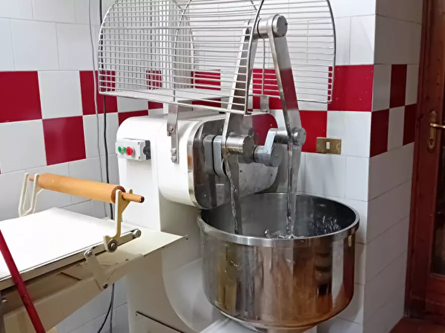 Immagine 24 di Attività commerciale in vendita  in via A. gramsci a Desenzano Del Garda