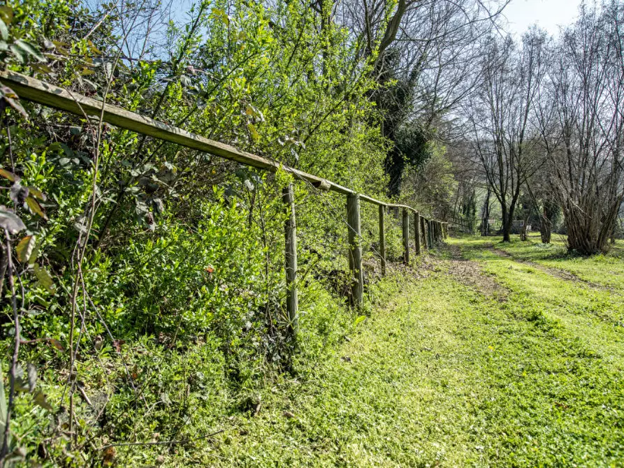 Immagine 21 di Terreno in vendita  a Verona
