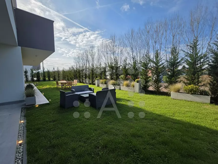 Immagine 2 di Villa in vendita  in Via San Lorenzo a Abano Terme