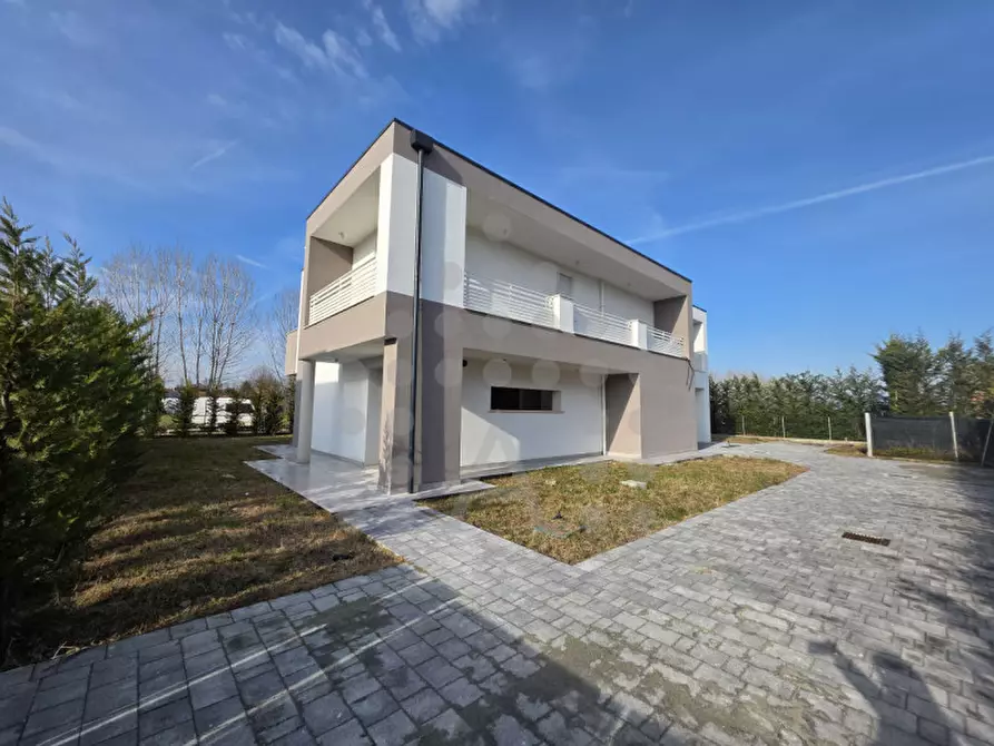 Immagine 2 di Villa in vendita  in Via San Lorenzo a Abano Terme