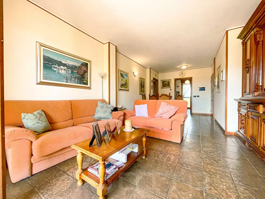 Immagine 1 di Appartamento in vendita  in Via Monsignor Cavigioli 39 B a Borgomanero