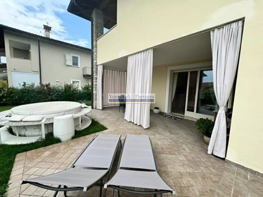 Immagine 1 di Villa in vendita  in via perlino a Manerba Del Garda