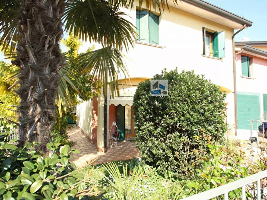 Immagine 1 di Casa bifamiliare in vendita  in via fratella a Santa Maria Di Sala