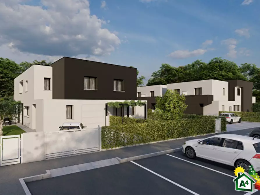 Immagine 1 di Casa quadrifamiliare in vendita  a Legnaro