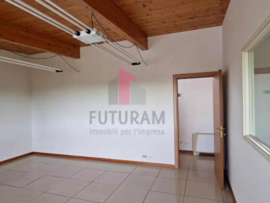 Immagine 9 di Ufficio in affitto  in VIA NORMANDIA a Padova