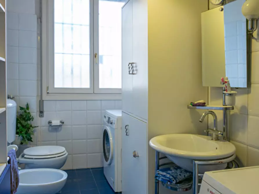 Immagine 11 di Appartamento in vendita  in Viale Oriani 33 a Bologna