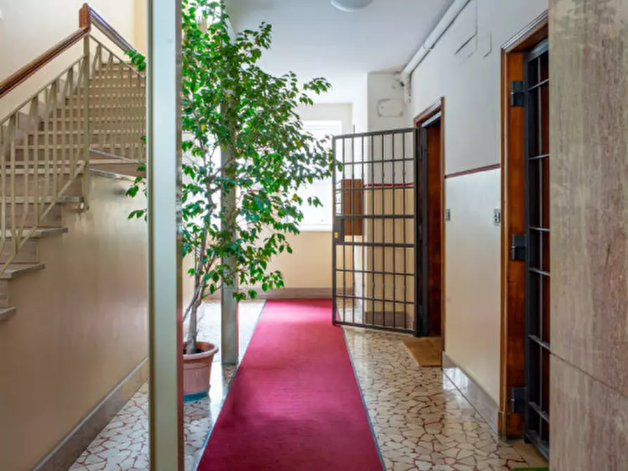 Immagine 12 di Appartamento in vendita  in Viale Oriani 33 a Bologna