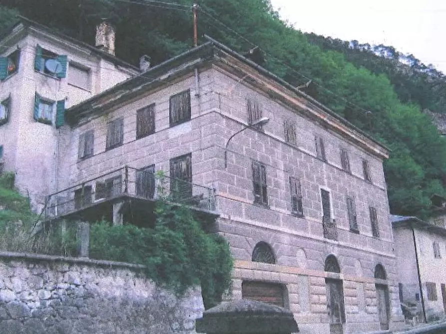 Immagine 1 di Casa indipendente in vendita  in Via San Rocco, 109 a Perarolo Di Cadore