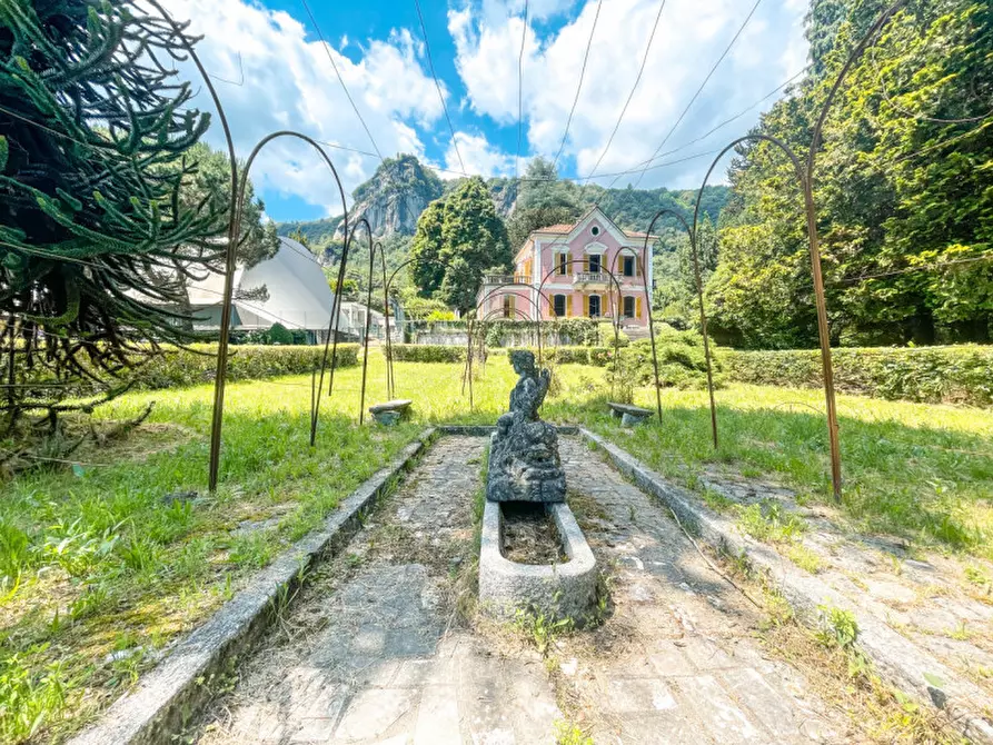 Immagine 36 di Villa in vendita  in Pietro Durio, 111 a Pella