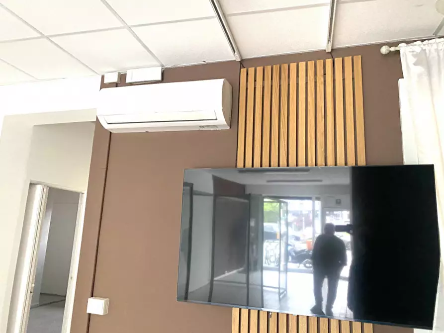 Immagine 11 di Negozio in vendita  in PIAZZALE STANGA a Padova