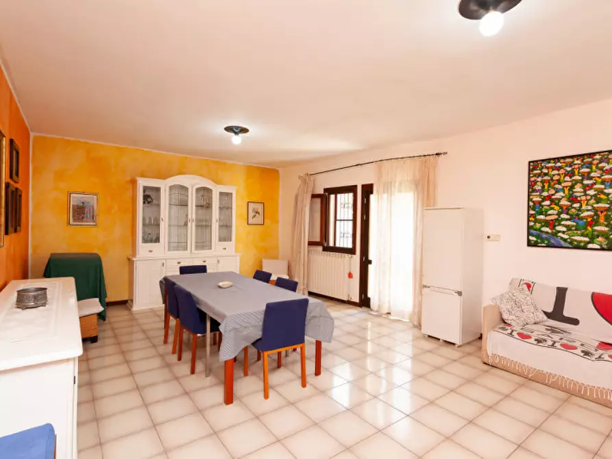 Immagine 1 di Appartamento in vendita  in Piazza Brigata Sassari 5 Torpè a Torpe'