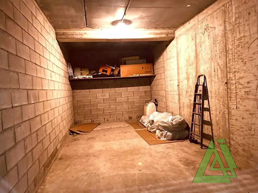 Immagine 2 di Garage in vendita  a Castelfranco Veneto