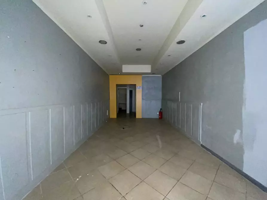 Immagine 5 di Negozio in affitto  in VIA GALLIANO a Firenze