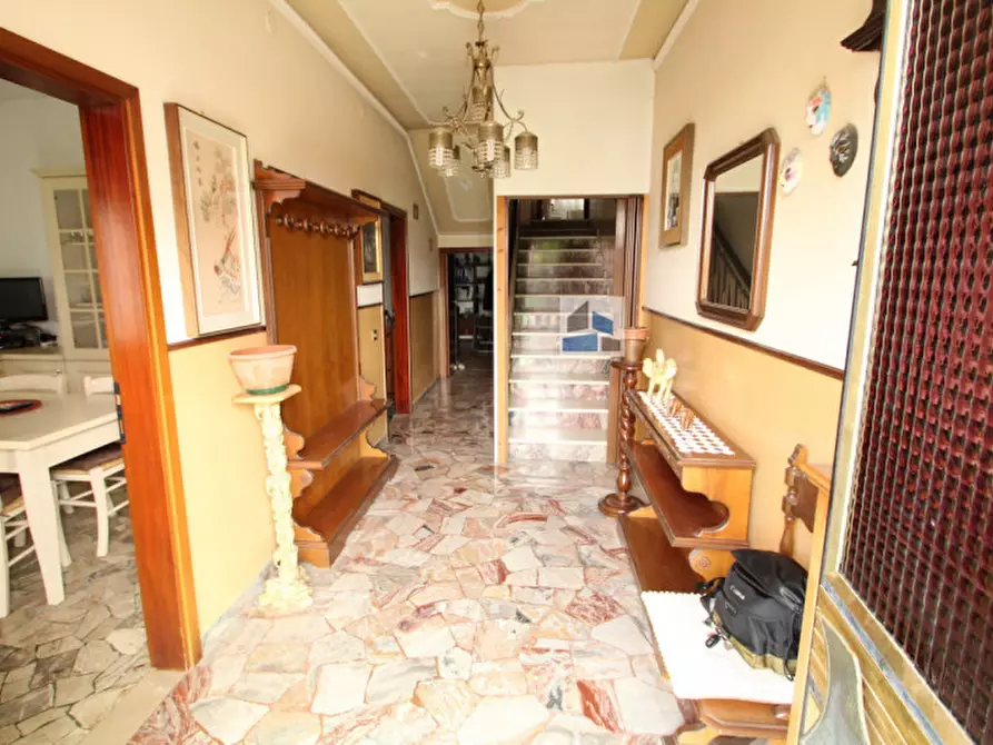 Immagine 2 di Casa trifamiliare in vendita  in via alfieri a Santa Maria Di Sala