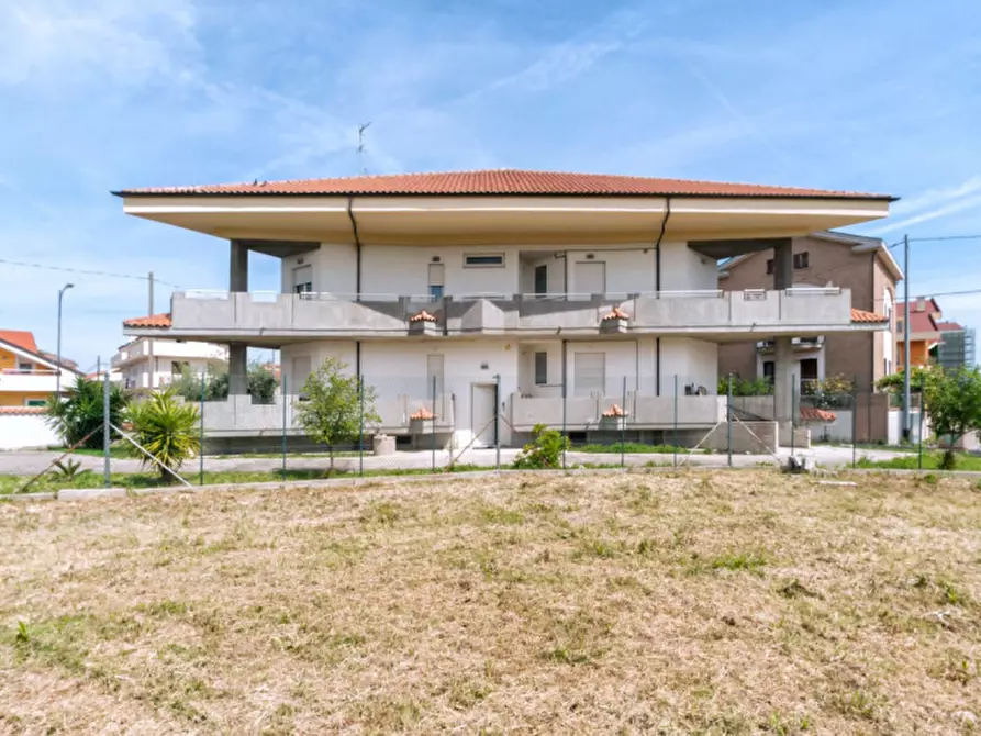 Immagine 1 di Casa indipendente in vendita  in via a volta a Pescara