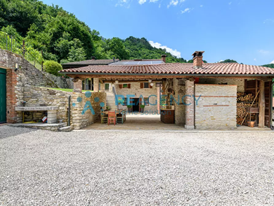 Immagine 2 di Villa in vendita  in via gollini a Chiampo