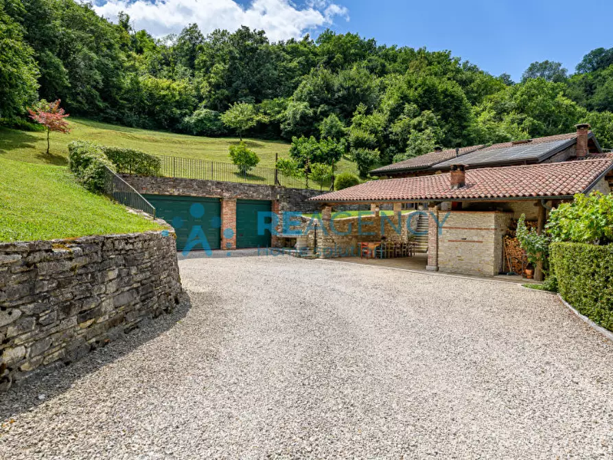 Immagine 9 di Villa in vendita  in via gollini a Chiampo