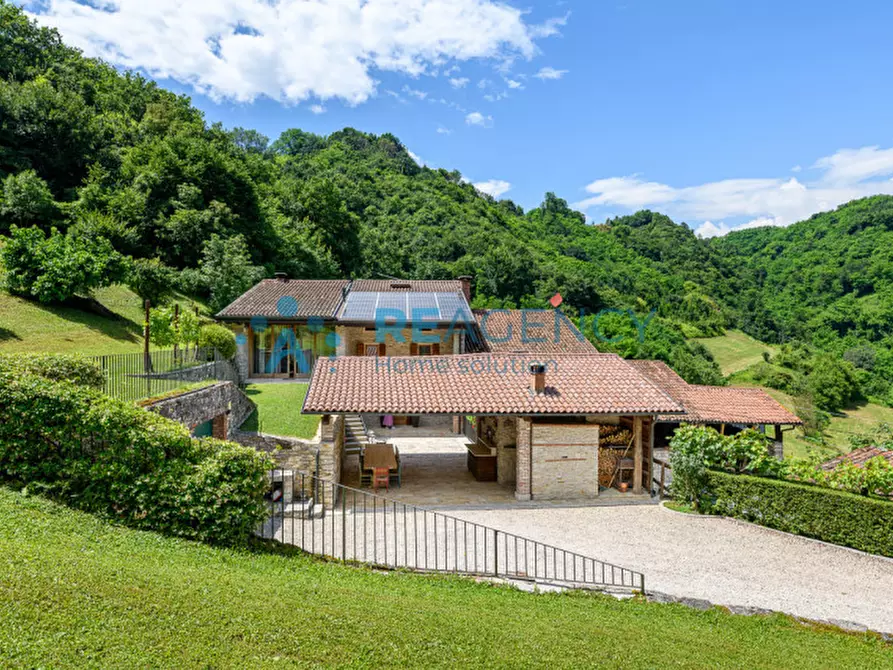 Immagine 10 di Villa in vendita  in via gollini a Chiampo