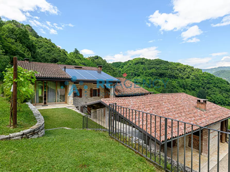 Immagine 11 di Villa in vendita  in via gollini a Chiampo