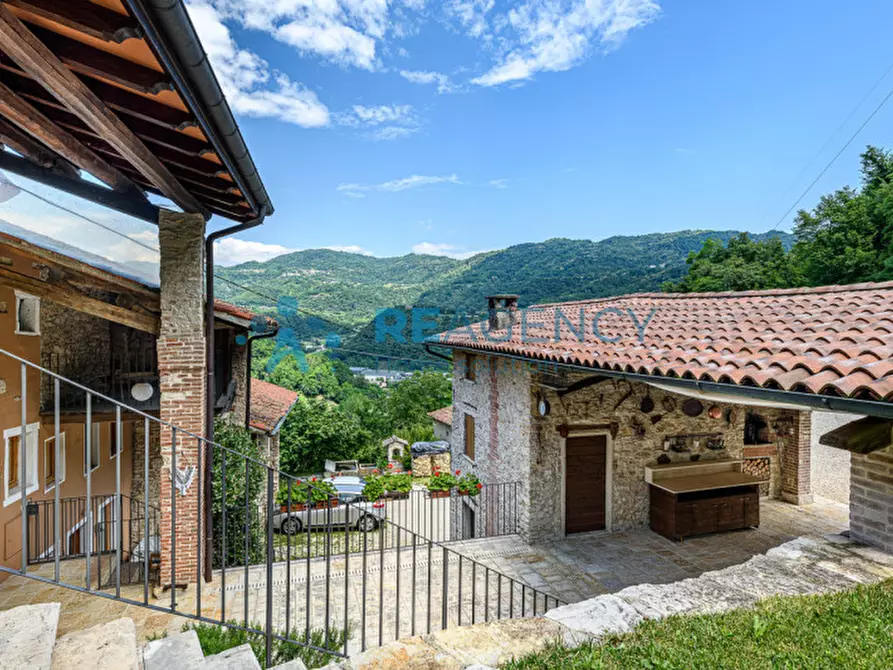 Immagine 13 di Villa in vendita  in via gollini a Chiampo