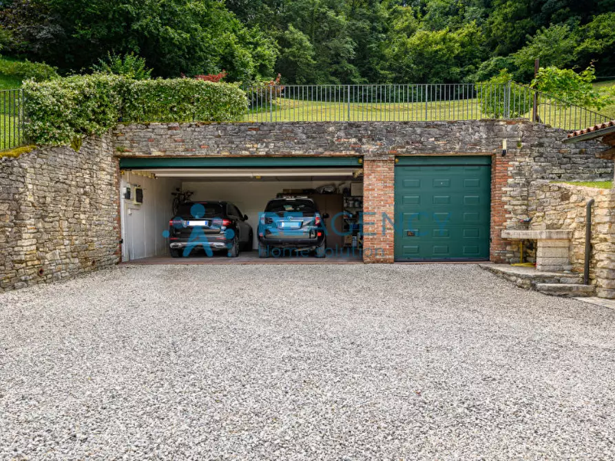 Immagine 19 di Villa in vendita  in via gollini a Chiampo