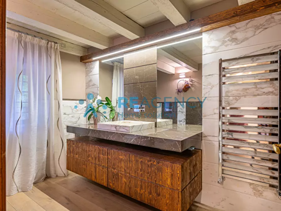 Immagine 29 di Villa in vendita  in via gollini a Chiampo