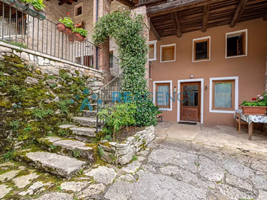 Immagine 46 di Villa in vendita  in via gollini a Chiampo