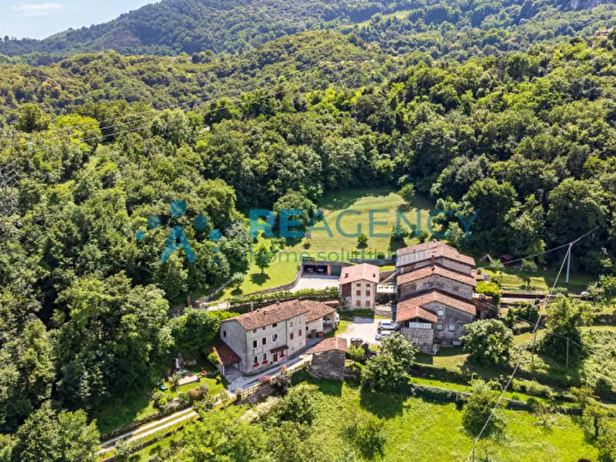 Immagine 52 di Villa in vendita  in via gollini a Chiampo