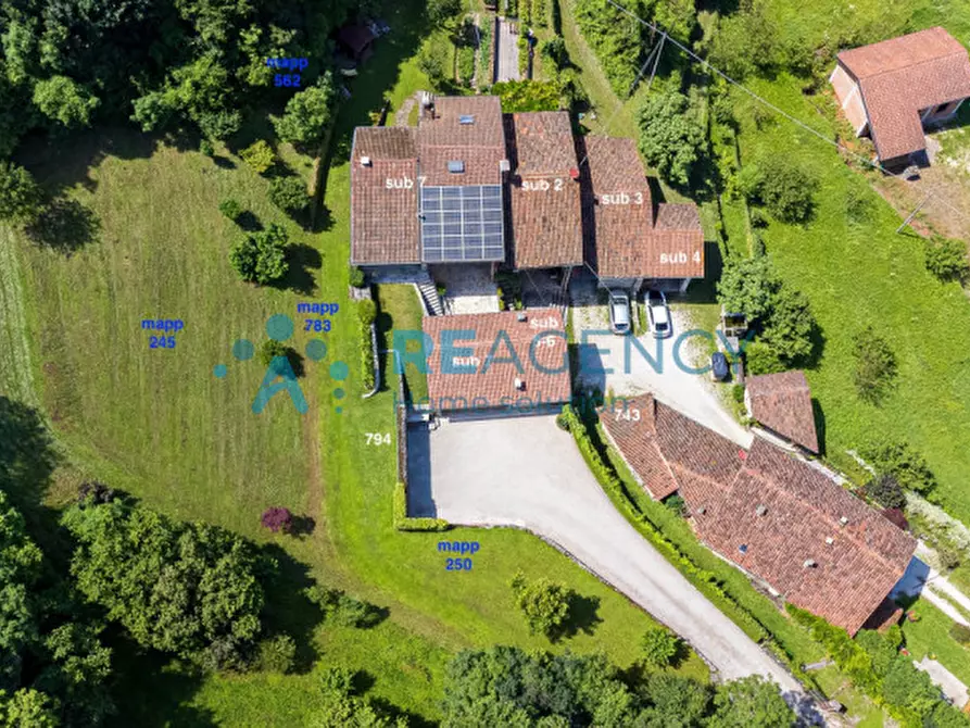 Immagine 54 di Villa in vendita  in via gollini a Chiampo