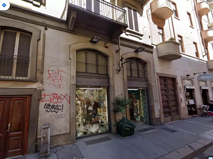 Immagine 1 di Negozio in vendita  in via vanchiglia 11h a Torino