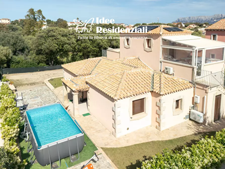 Immagine 2 di Villa in vendita  in Via Donigheddu Olbia a Olbia