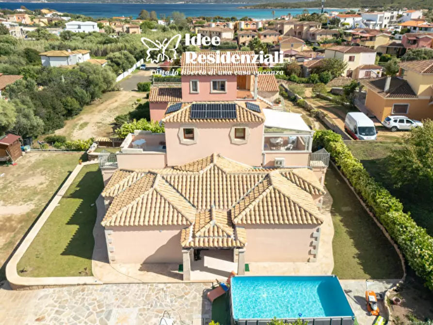 Immagine 3 di Villa in vendita  in Via Donigheddu Olbia a Olbia