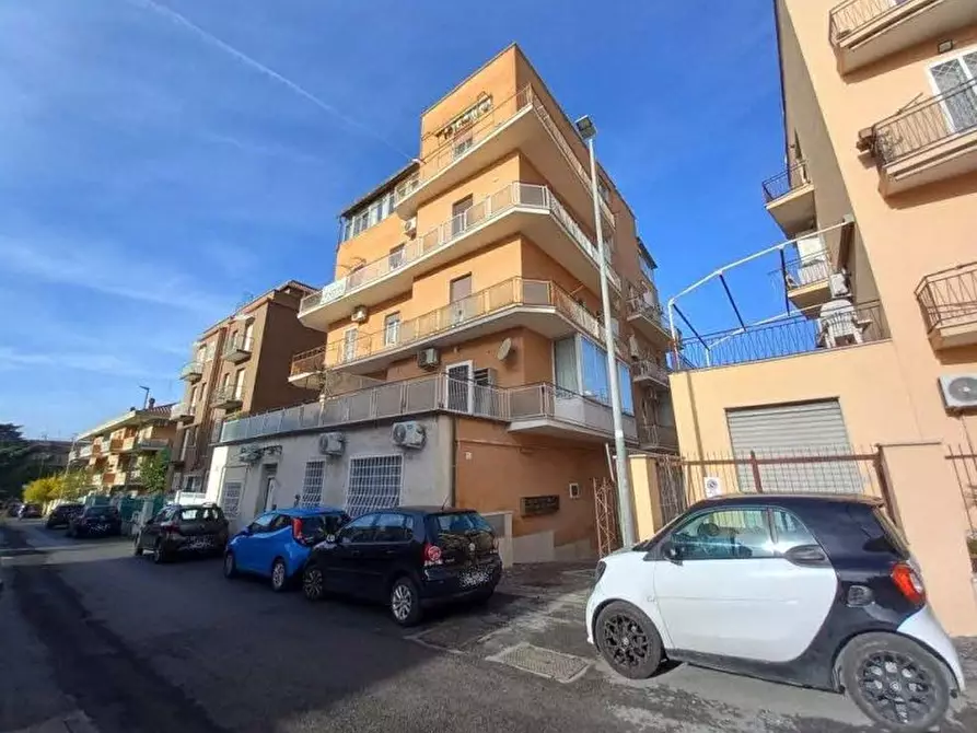 Immagine 1 di Appartamento in vendita  in VIA AGENORE ZERI a Roma