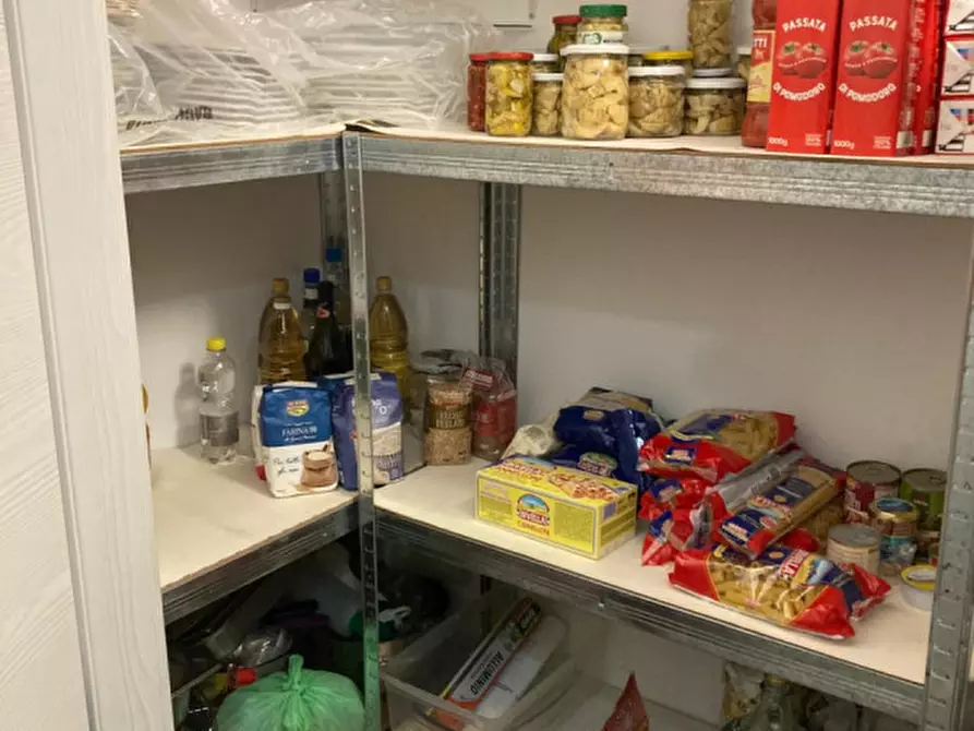 Immagine 11 di Appartamento in vendita  in Via Bologna a Ceglie Messapico