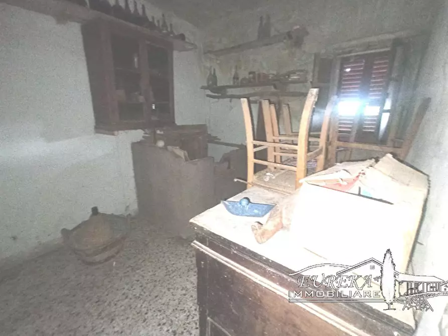 Immagine 9 di Magazzino in vendita  in via roma 152 a Castiglione Del Lago