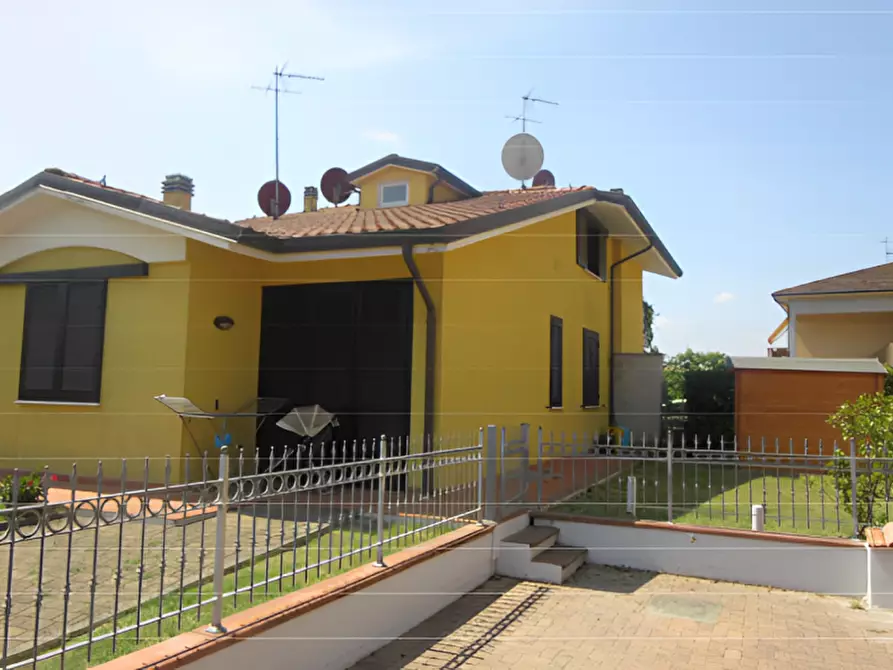 Immagine 1 di Villa in vendita  in via Mazzone 22 a Fucecchio