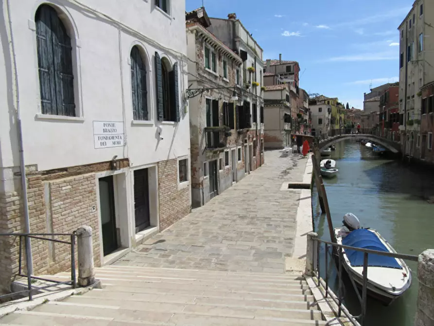 Immagine 1 di Appartamento in vendita  in campo dei mori a Venezia