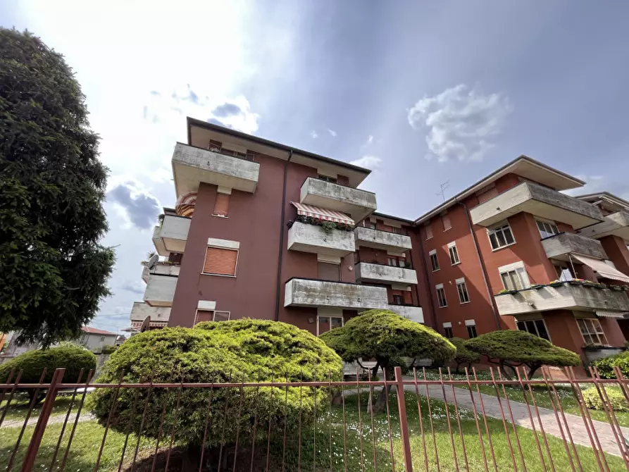Immagine 1 di Appartamento in vendita  in VIA FOSSE ARDEATINE a Bovolone
