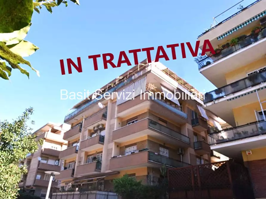 Immagine 1 di Appartamento in vendita  in viale dei colli portuensi a Roma