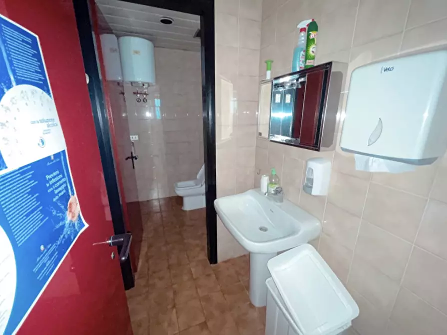 Immagine 14 di Ufficio in affitto  a Padova