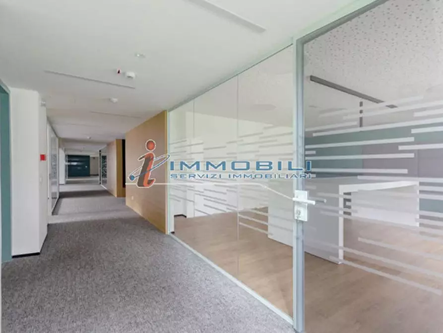 Immagine 2 di Ufficio in affitto  in VIA LOMAZZO PAOLO a Milano
