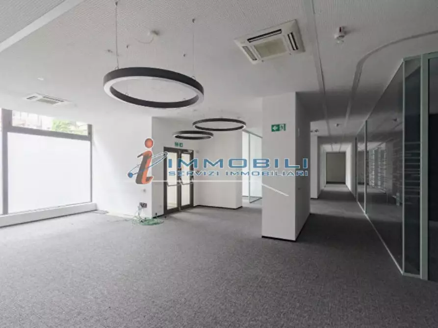 Immagine 6 di Ufficio in affitto  in VIA LOMAZZO PAOLO a Milano