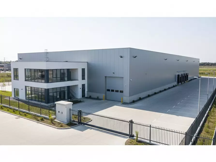 Immagine 1 di Capannone industriale in vendita  in Via Pietro Zenari a Verona