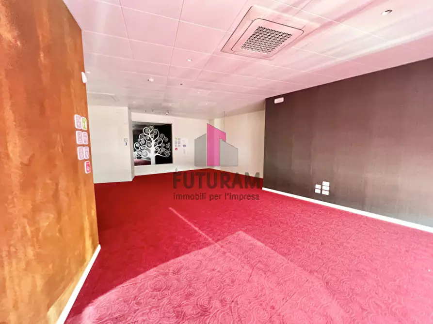 Immagine 5 di Negozio in affitto  in via montegrappa a Marostica