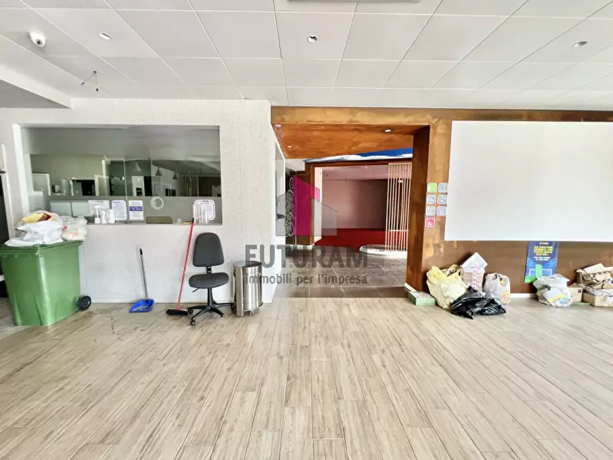 Immagine 9 di Negozio in vendita  in via montegrappa a Marostica