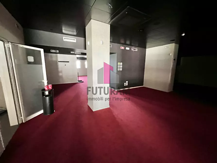 Immagine 17 di Negozio in vendita  in via montegrappa a Marostica